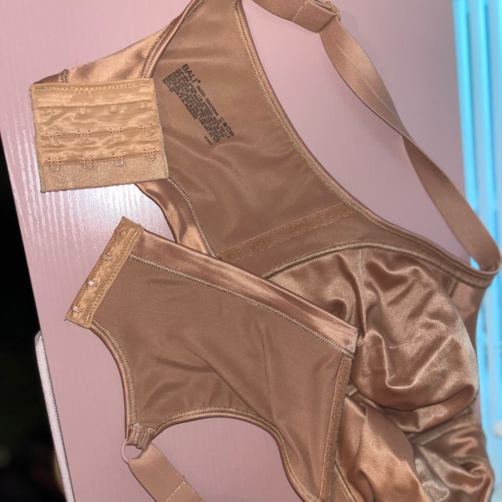 Bali Bra - No Padding - 36 DDD/F - Nude